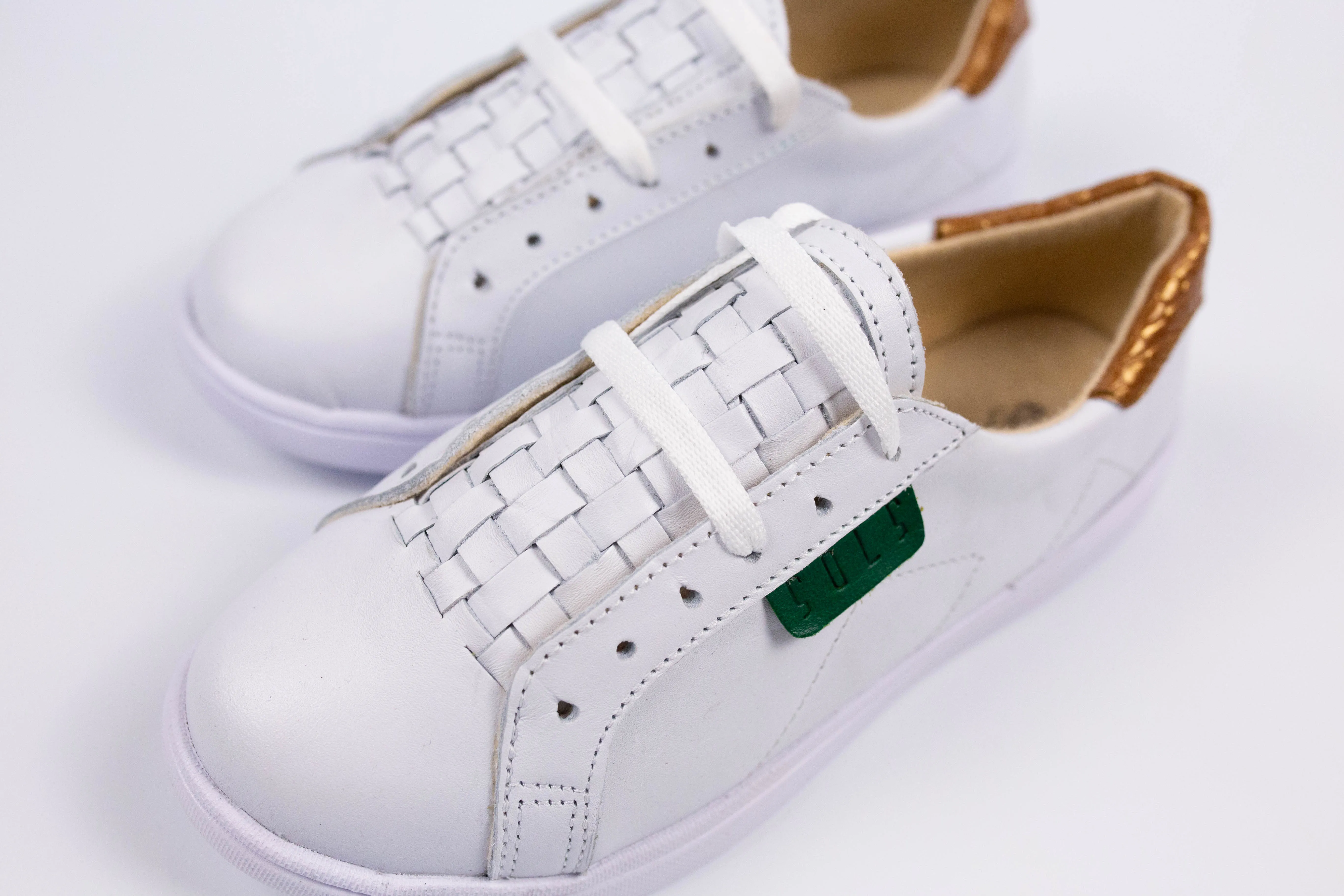 Bety Tennis Shoes (White)