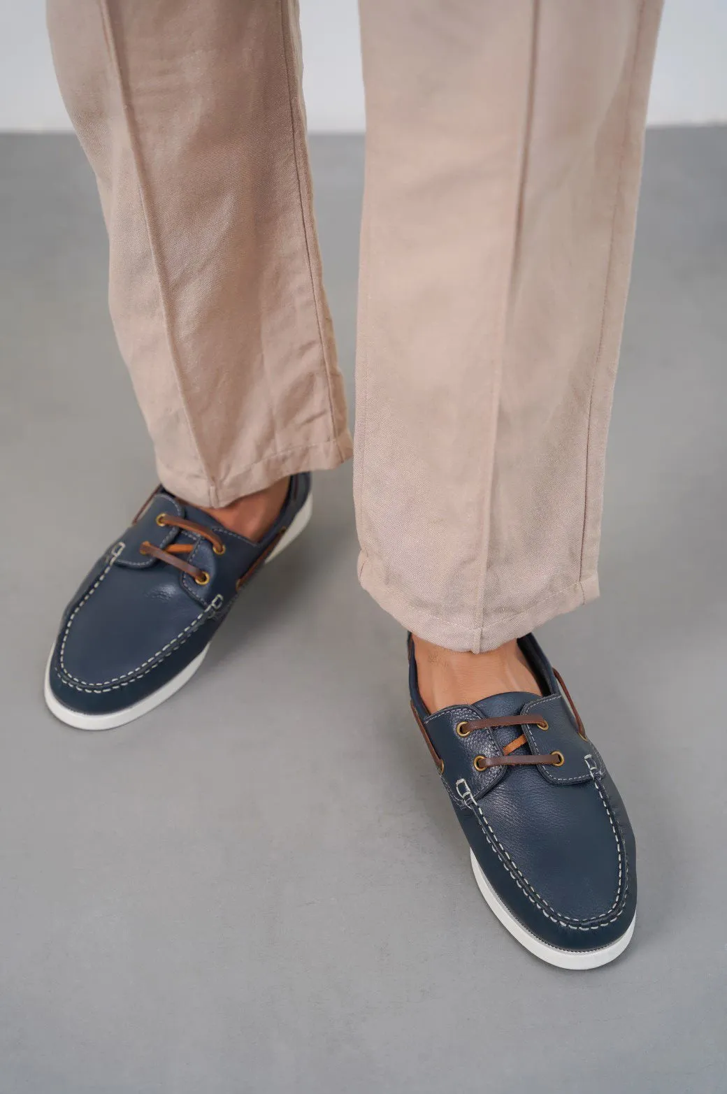 CLASSIC LEATHER BOAT SHOES